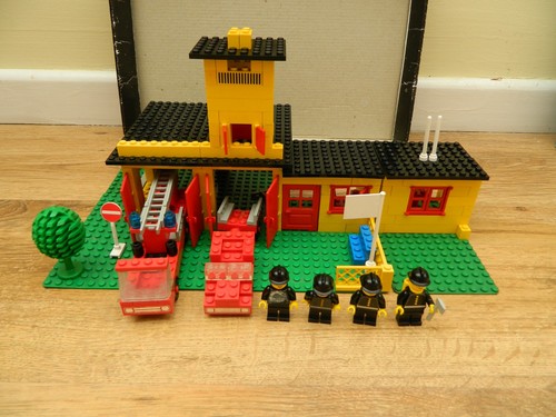 Lego town 374 fire station - 374,