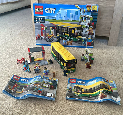 Lego city bus station - bus,