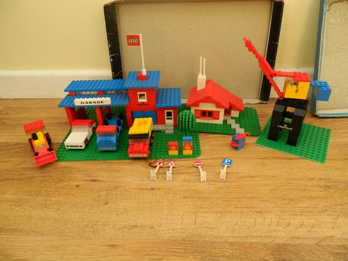 Lego town 355 centre - town,