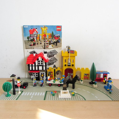 Lego 1592 town square castle - town,