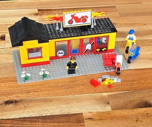 Lego town motorcycle shop - town,