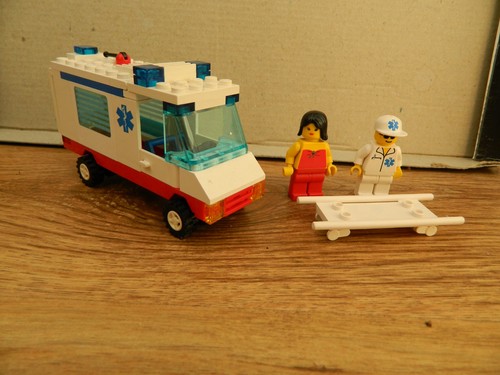 Lego town 6666 ambulance - lego,