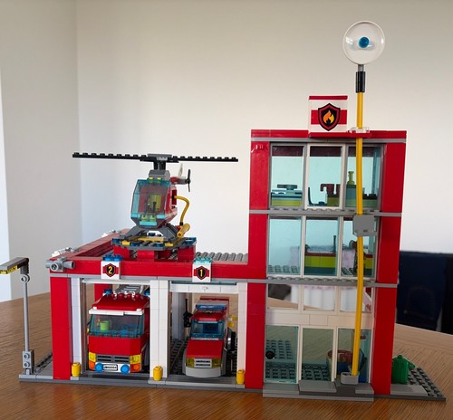 Lego city fire station 60004 - city,