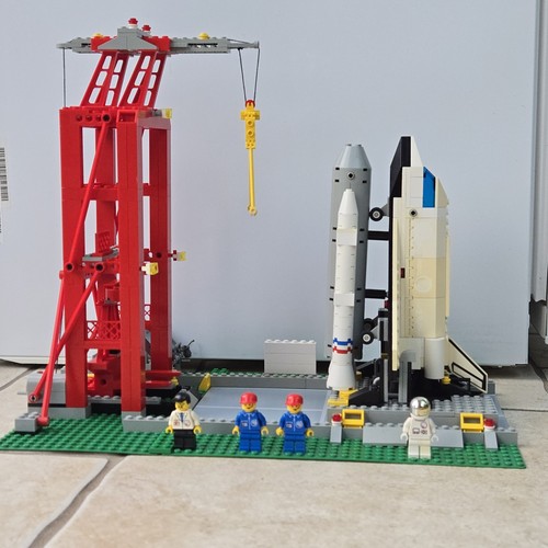 Lego town shuttle - launch, pad