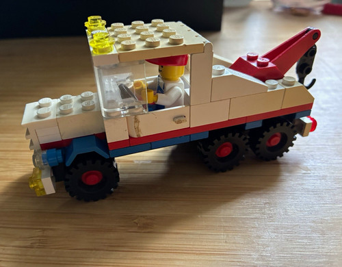 Lego 1572 tow truck - lego,